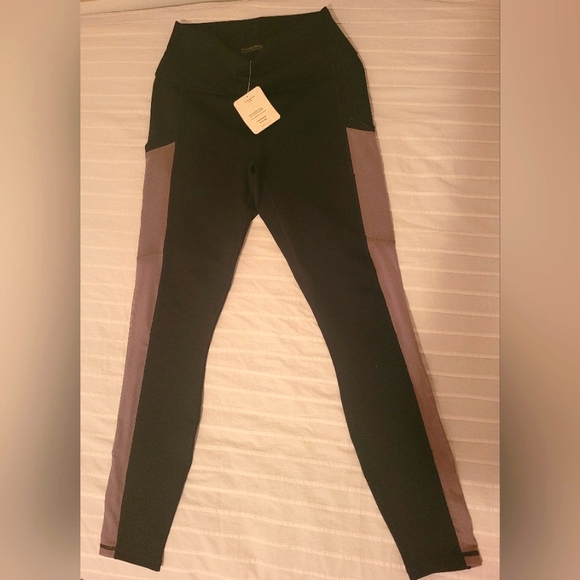Make an offer! Fabletics Powerhold leggings - Picture 1 of 2